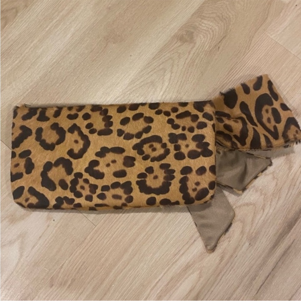 Valentino pony hair fur leopard bow clutch - Picture 2 of 11